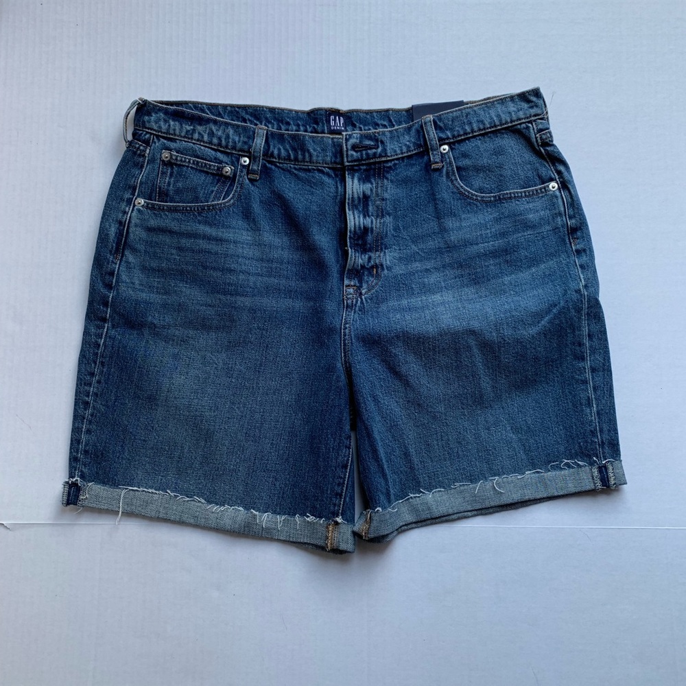 GAP HIGH RISE 7” denim short 33